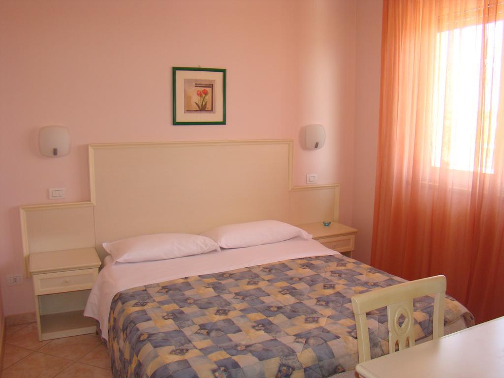Il Casale Aparthotel Martinsicuro Bagian luar foto