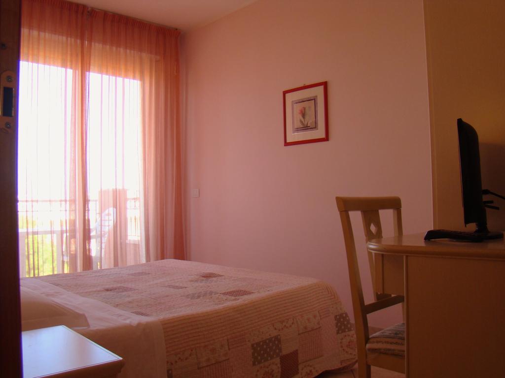 Il Casale Aparthotel Martinsicuro Bagian luar foto