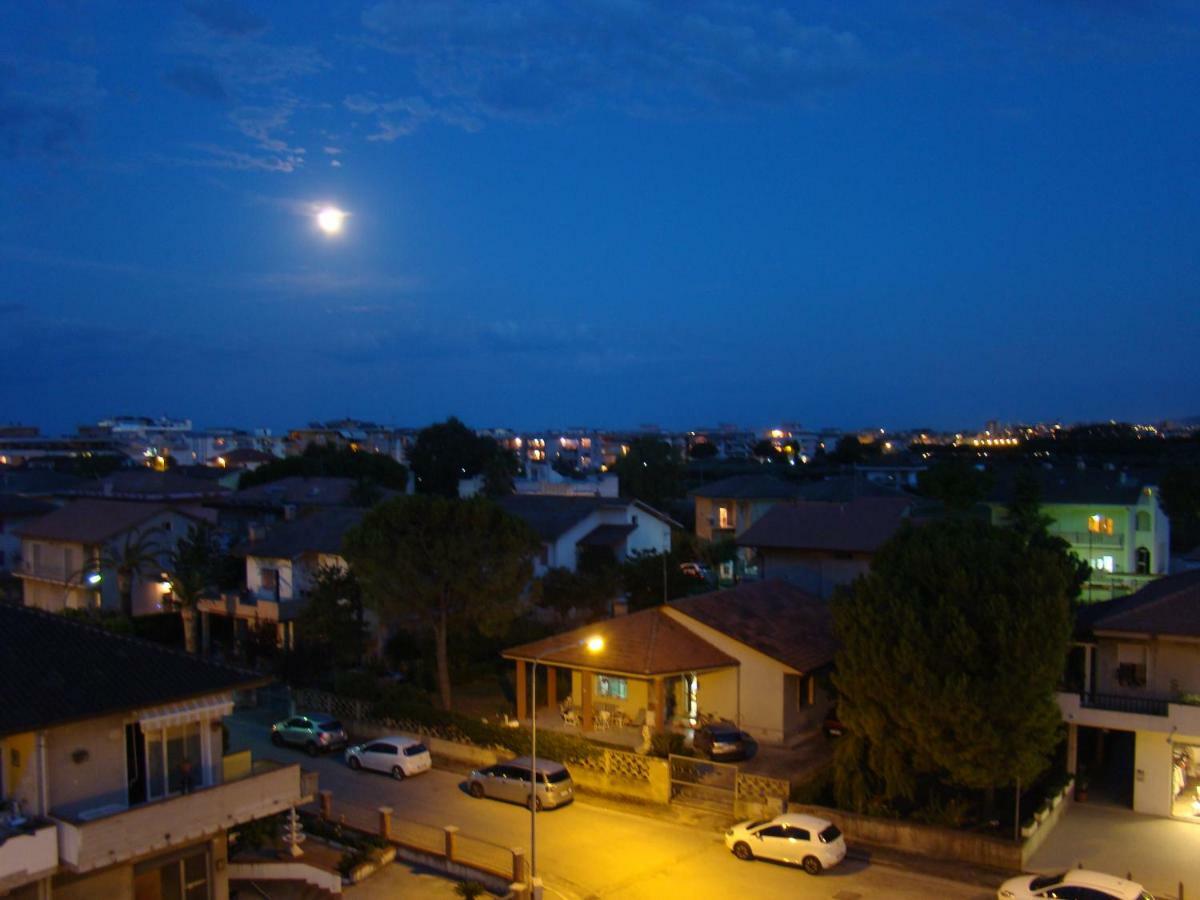 Il Casale Aparthotel Martinsicuro Bagian luar foto